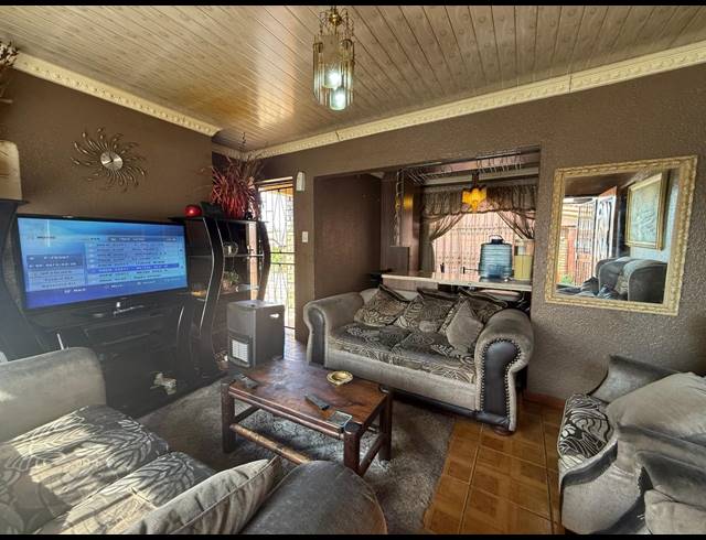 3 BEDROOM HOUSE FOR SALE IN BOITEKONG